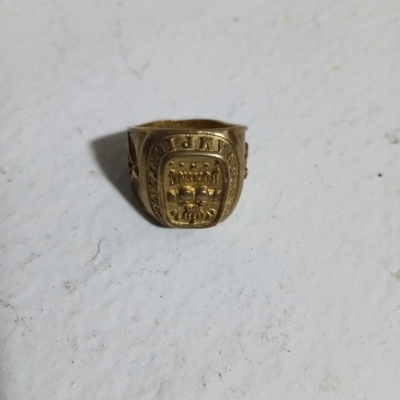 Gold Men's Signet Ring